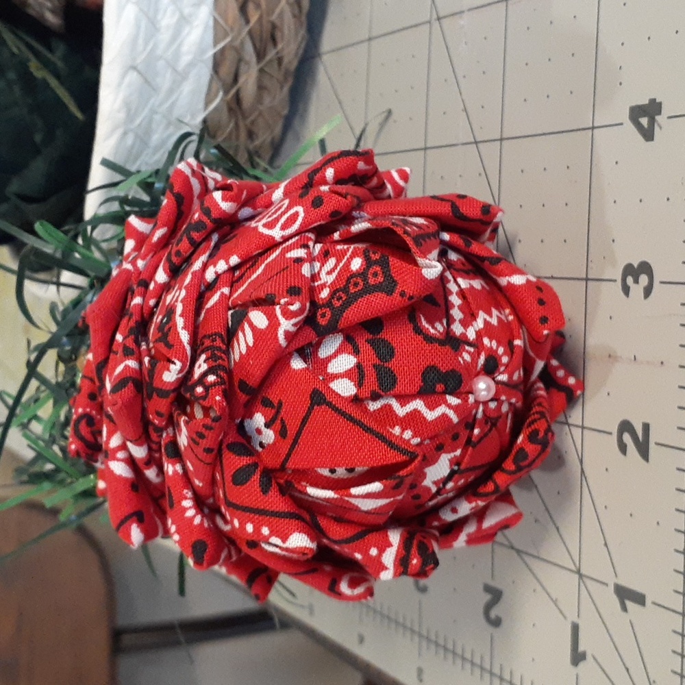 # 4 Quilted Pinecone Shaped Christmas 🎄. Handmade, approximately 3"x4.5" NWOT - Picture 2 of 3